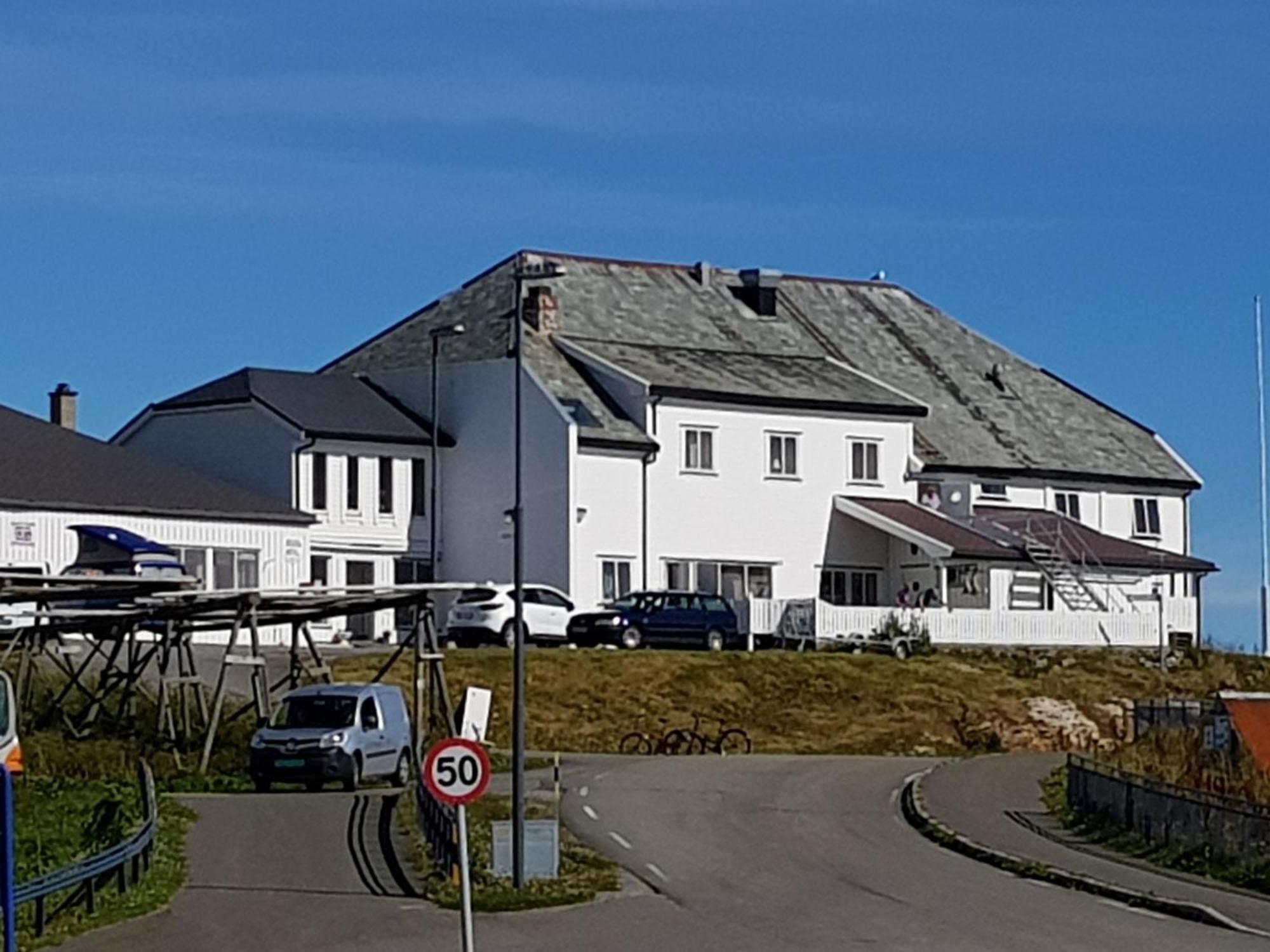 ホテル Fiskarheimen Havly, Røst エクステリア 写真